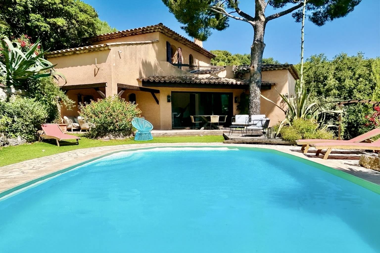 Villa 3 chambres avec piscine à vendre Les Issambres sur les hauteurs au calme