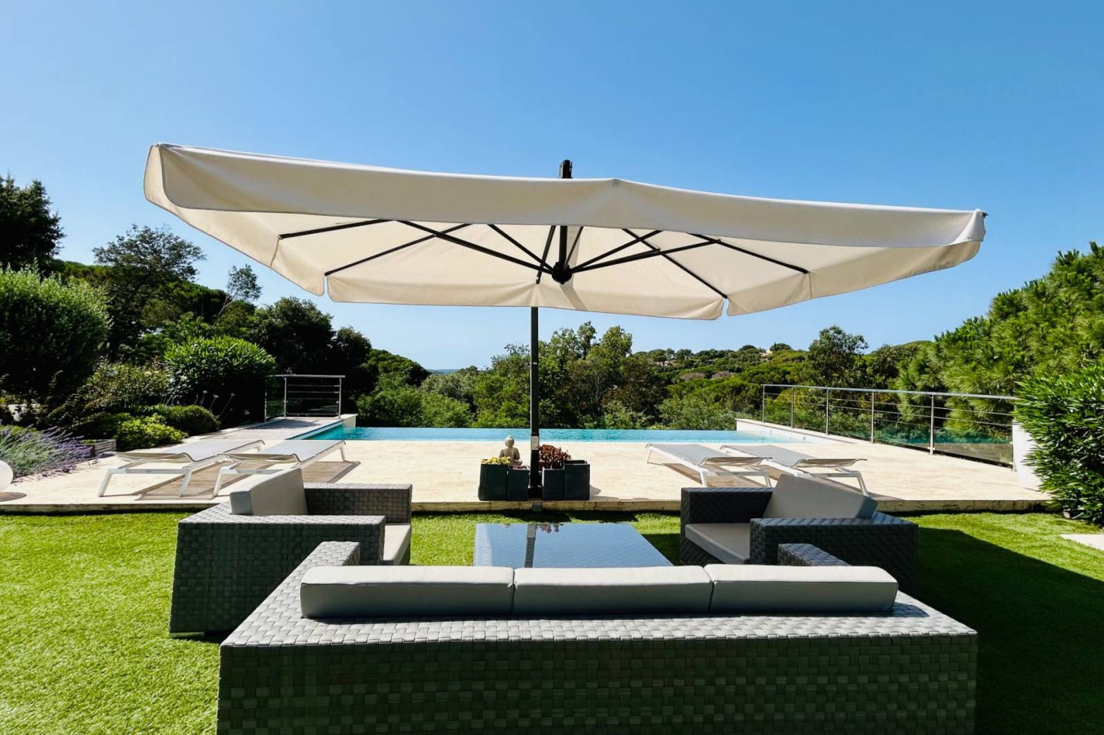 Villa de 8 pièce avec piscine à vendre à Sainte Maxime à la Nartelle 