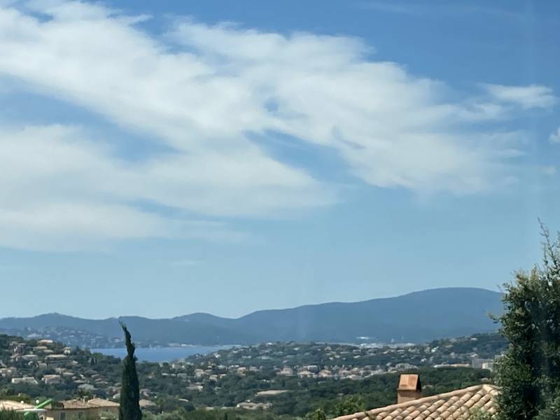 Terrain constructible à vendre Sainte Maxime sur le Golf Vue dégagée et aperçu mer