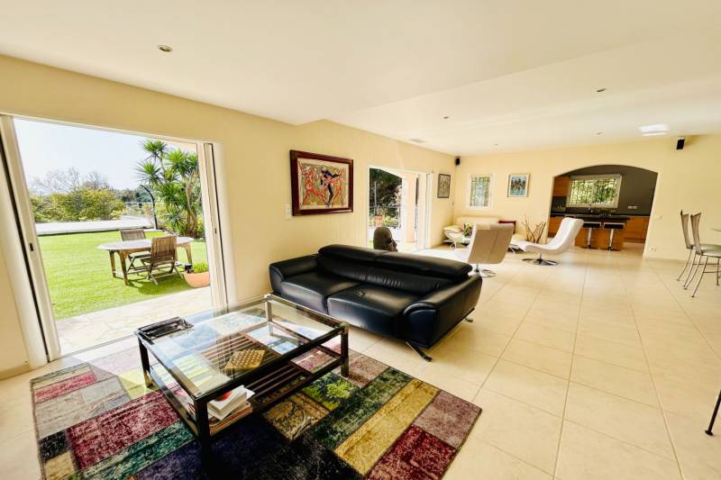 Villa de 8 pièce avec piscine à vendre à Sainte Maxime à la Nartelle 