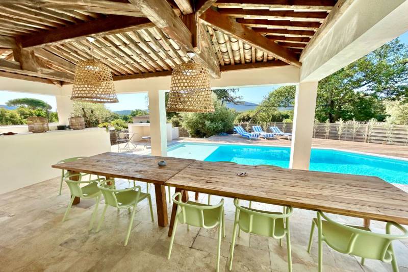 Villa rénovée à la vente au centre du Plan de la Tour  avec piscine et 5 chambres