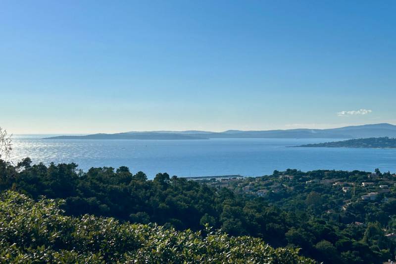 Villa 3 pièces les Issambres sur les hauteurs avec vue mer panoramique