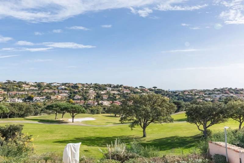Mazet 3 pièces Sainte Maxime domaine du Golf avec garage et aperçu mer