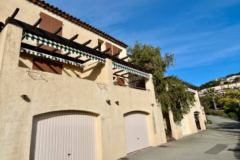 Mazet 3 pièces Sainte Maxime domaine du Golf avec garage et aperçu mer