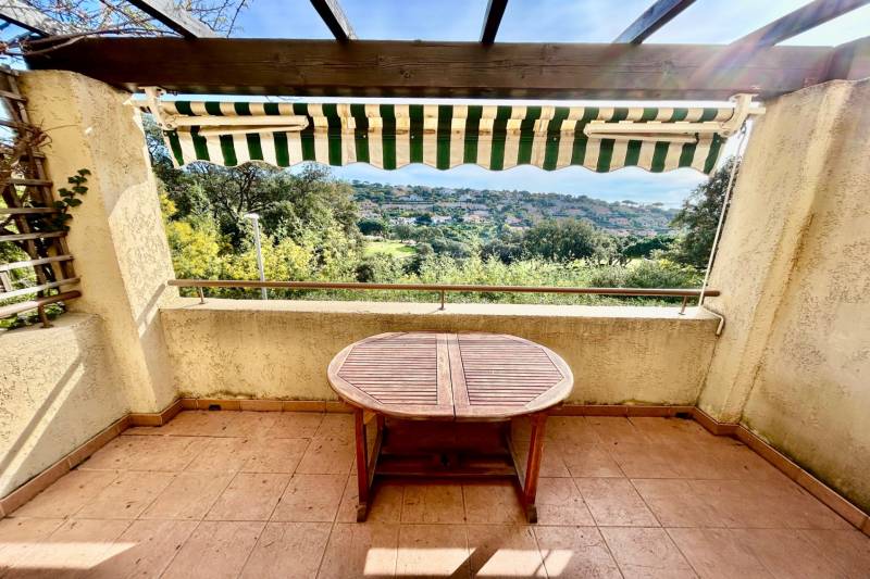 Mazet 3 pièces Sainte Maxime domaine du Golf avec garage et aperçu mer