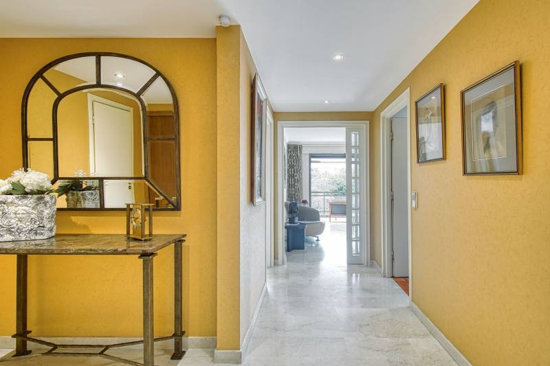 T3 avec grande terrasse dans résidence au calme Cannes centre