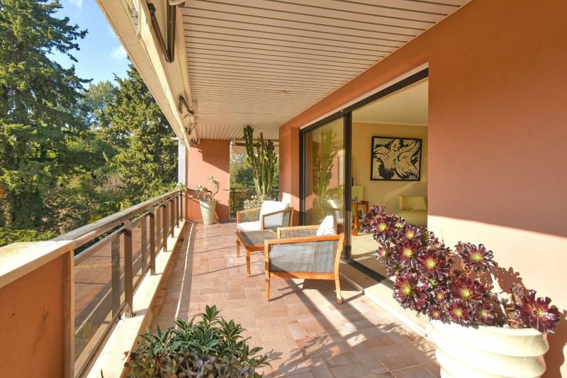 Appartement trois pièces à la vente à Cannes centre ville secteur prisé, en exclusivité