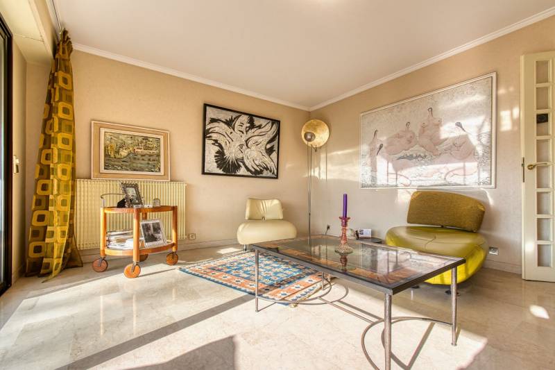 Appartement trois pièces à la vente à Cannes centre ville secteur prisé, en exclusivité
