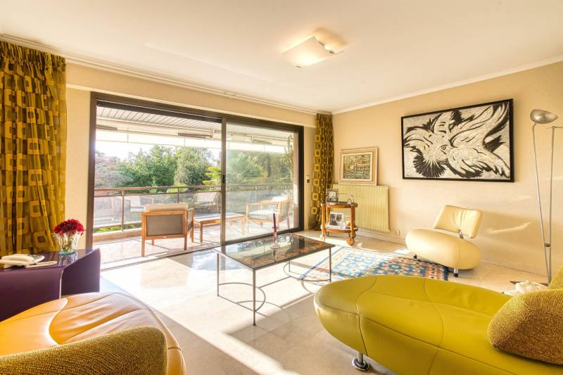 Appartement trois pièces à la vente à Cannes centre ville secteur prisé, en exclusivité