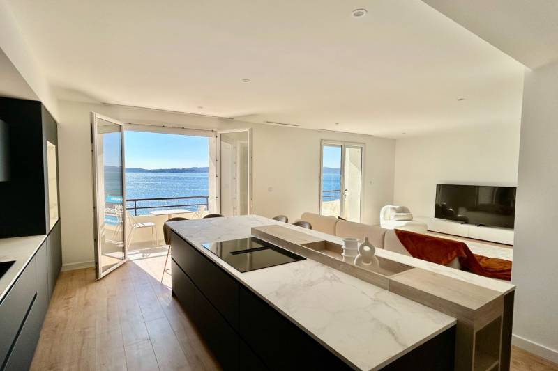Appartement 3 chambres vue mer panoramiqe Sainte Maxime centre ville entièrement rénovée
