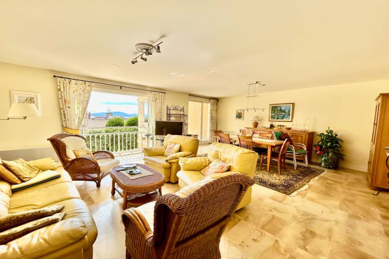 Appartement avec terrasse et vue mer Sainte Maxime centre double garage