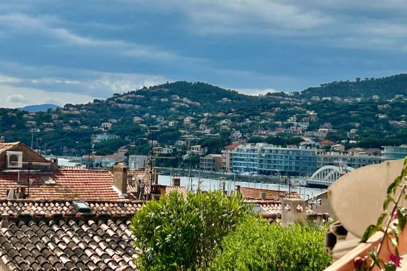 Appartement avec terrasse et vue mer Sainte Maxime centre double garage