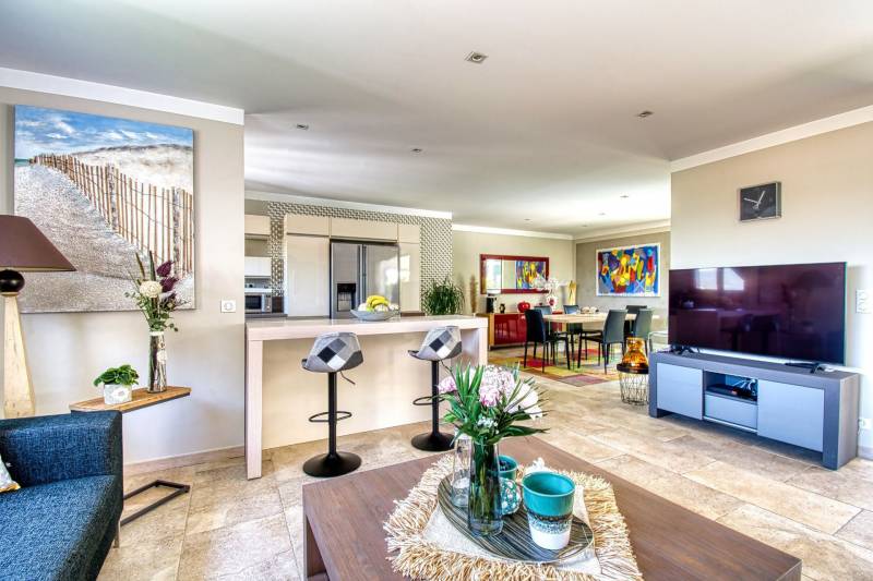 Villa récente 5 chambres à vendre à Sainte Maxime au Sémaphore 