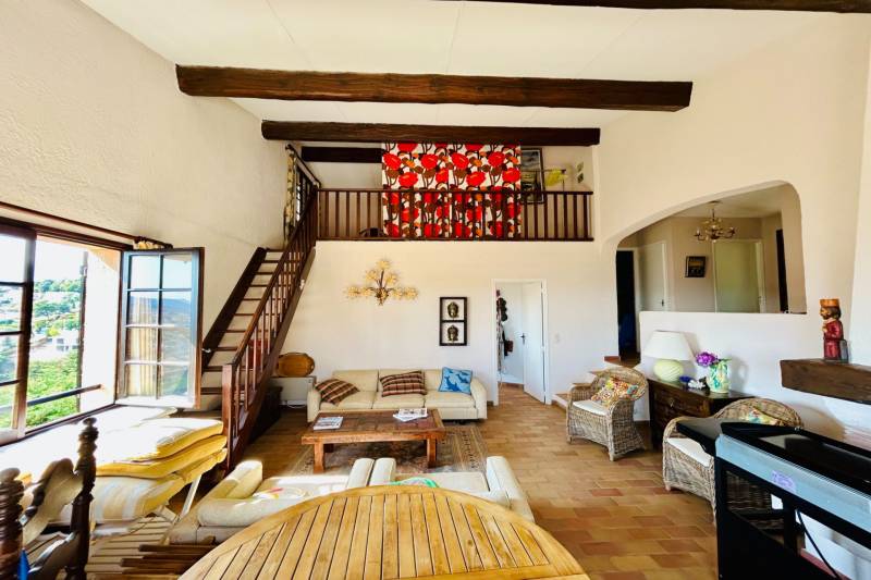 Villa 4 chambres  à rénover, Les Issambres sur les hauteurs vue mer panoramique