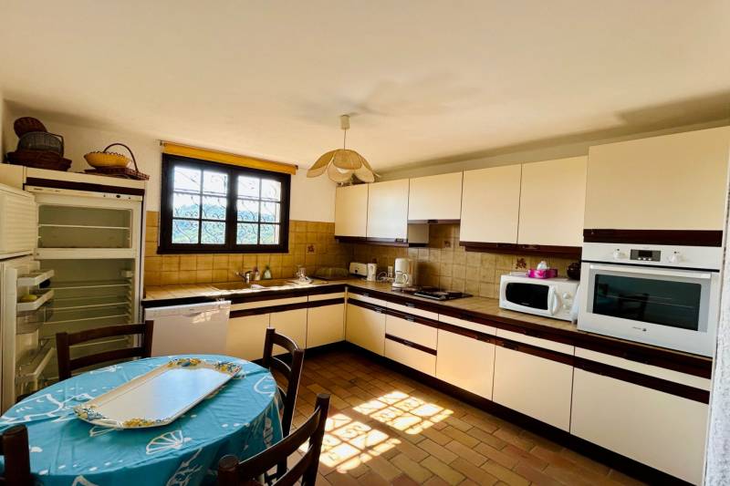 Villa 4 chambres  à rénover, Les Issambres sur les hauteurs vue mer panoramique