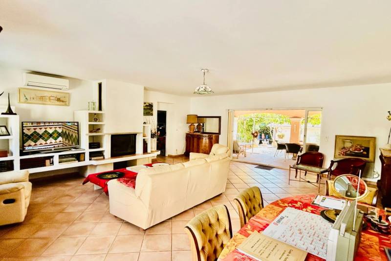 Villa 5 chambres à vendre sur Les Issambres plages à pied 