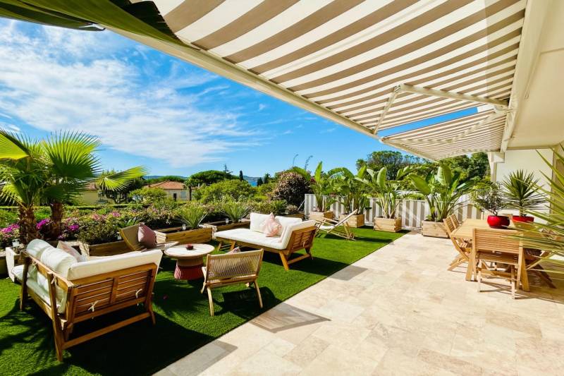 Magnifique appartement vue mer à vendre à quelques pas du centre de  Sainte Maxime,  avec grande terrasse