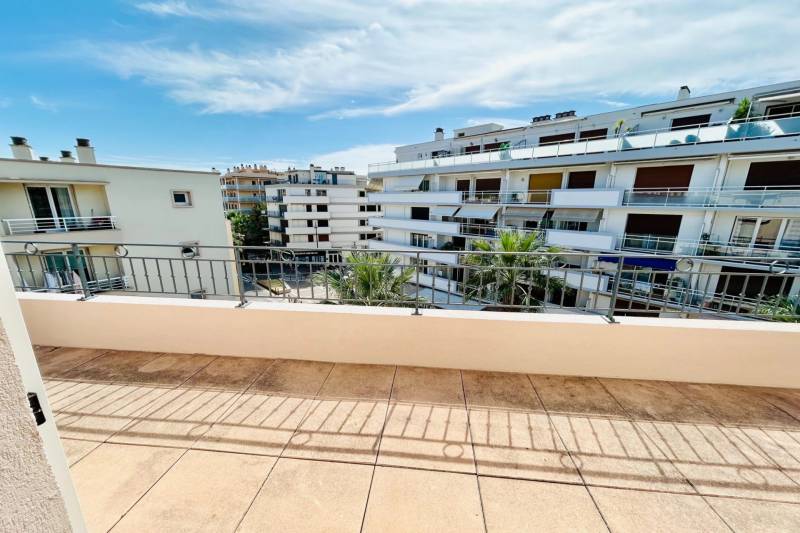 Appartement en dernier étage en plein coeur du centre ville de Sainte Maxime à vendre