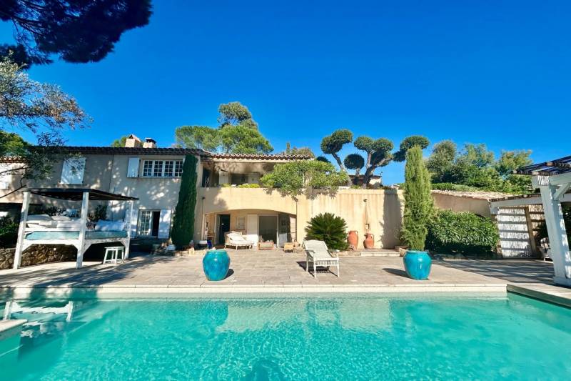 Villa 3 chambres avec vue mer Sainte Maxime  mitoyenne d'un coté