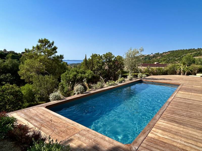 Villa rénovée 6 pièces Les Issambres vue mer 