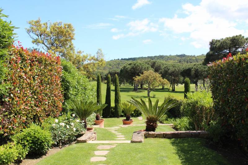 Maison proche terrain de golf à la vente à Gassin