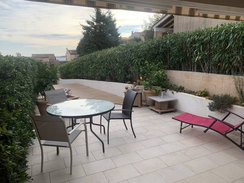 Acheter une maison grande terrasse deux chambres à ste Maxime