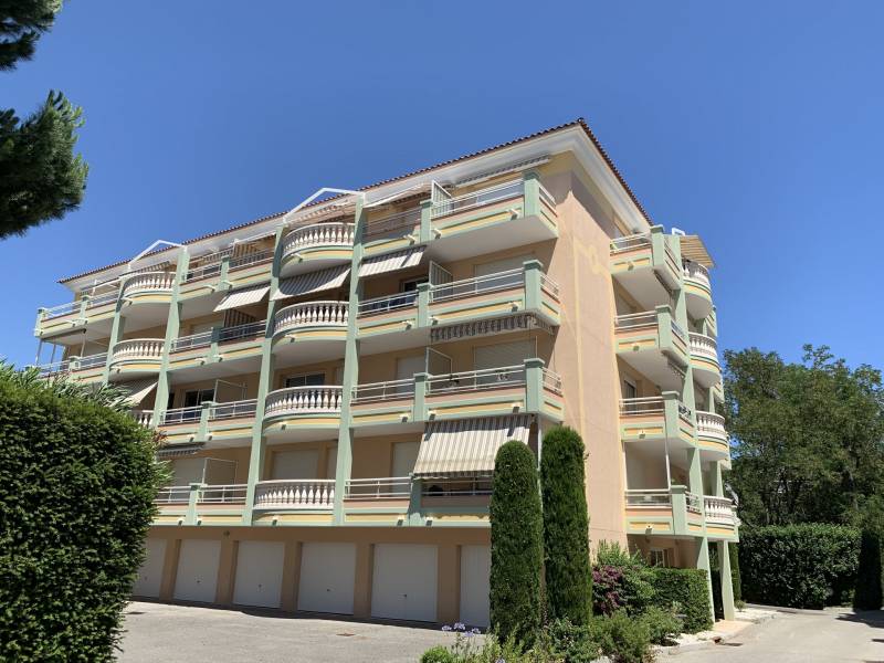 A vendre appartement 2 chambres à Sainte Maxime