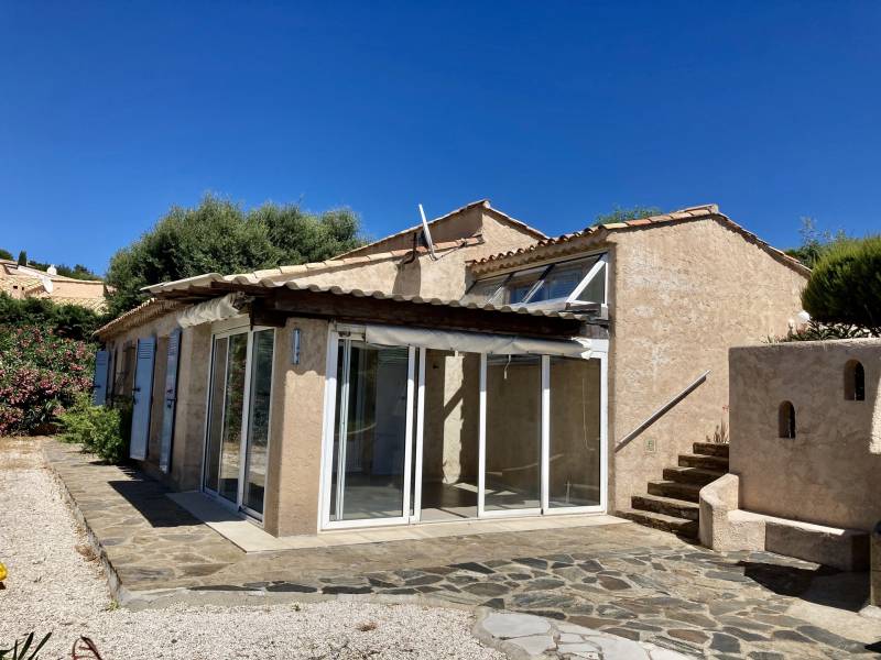 Maison avec travaux et vue mer à vendre aux Issambres