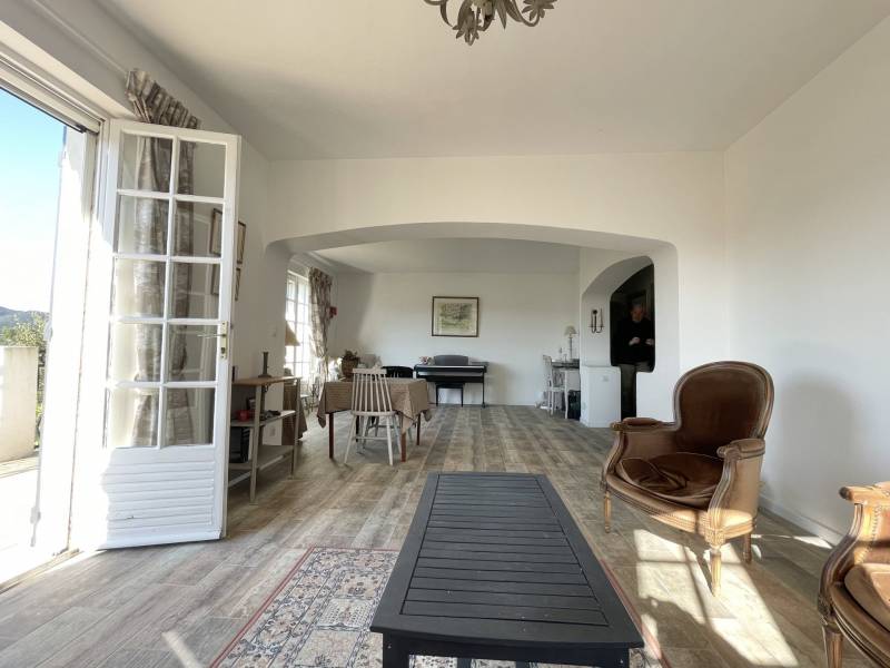 Maison à vendre à Sainte-Maxime au Sémaphore avec vue sur collines
