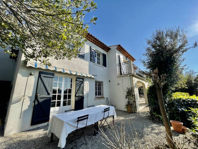 maison à la vente golfe de st tropez avec 5 chambres