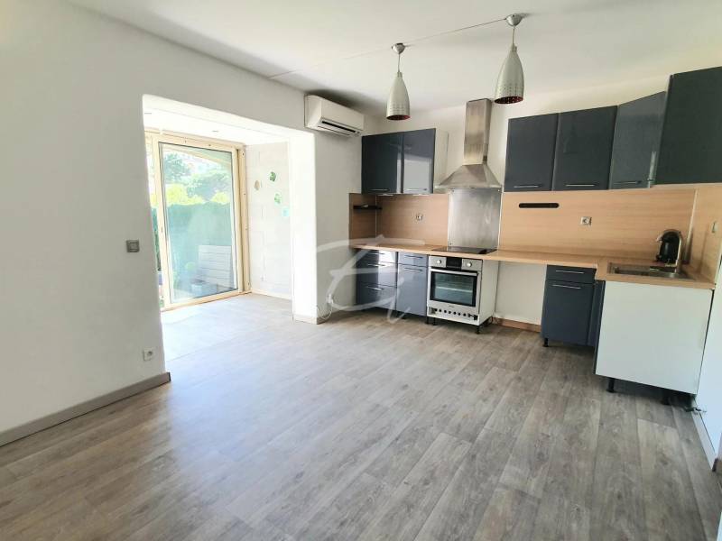 Studio avec terrasse fermée à Sainte Maxime