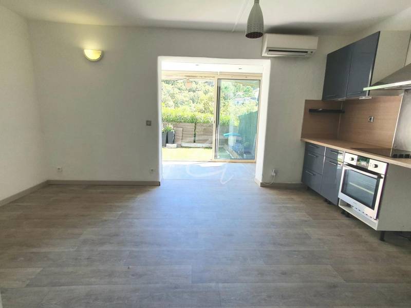 Studio calme et lumineux à Sainte Maxime