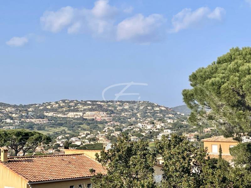 Villa avec vue panoramique sur les collines à vendre à Sainte Maxime