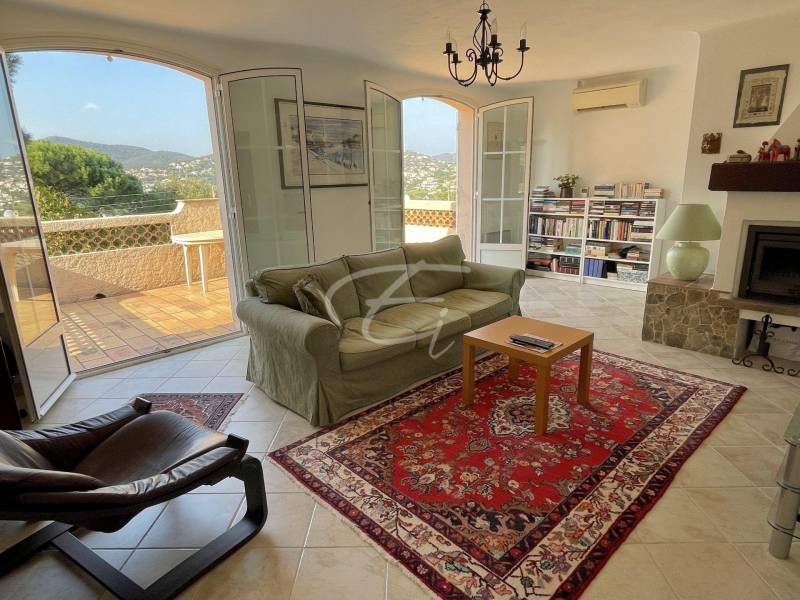 Villa 5 pièces avec vue panoramique à vendre à Sainte Maxime