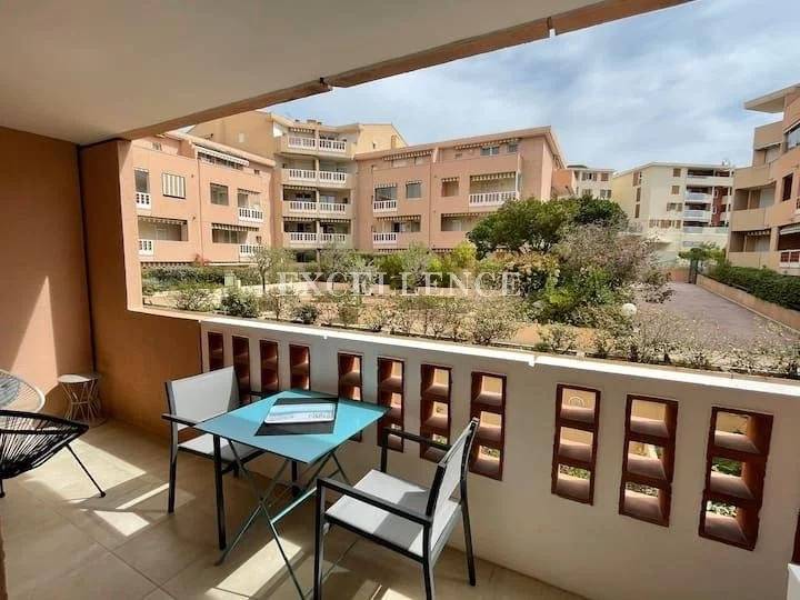 Appartement bien agencé au calme à louer à Sainte Maxime