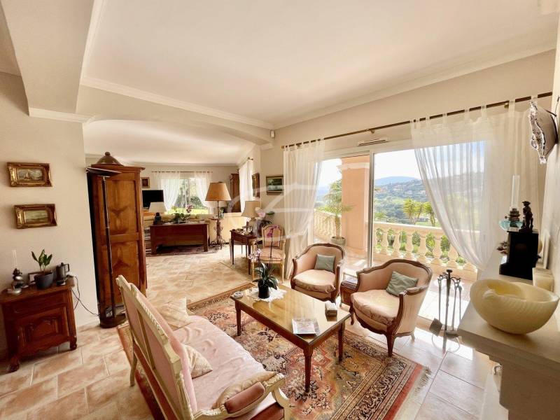 villa de caractère 6 pièces à vendre au golf de Ste Maxime