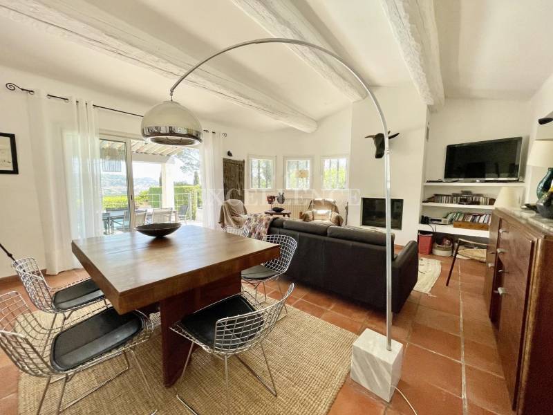 Charmante villa proche des plages à vendre à Ste Maxime