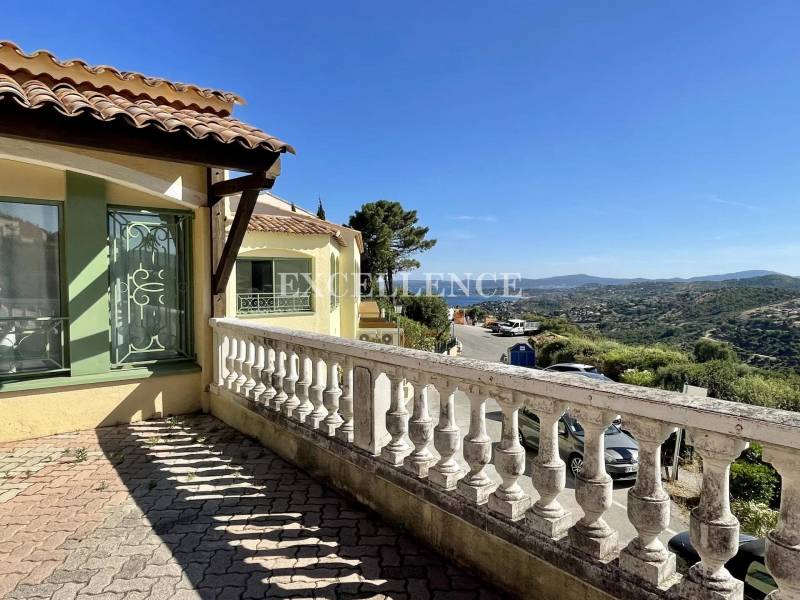 Dans résidence sécurisée appartement vue mer à vendre aux Issambres