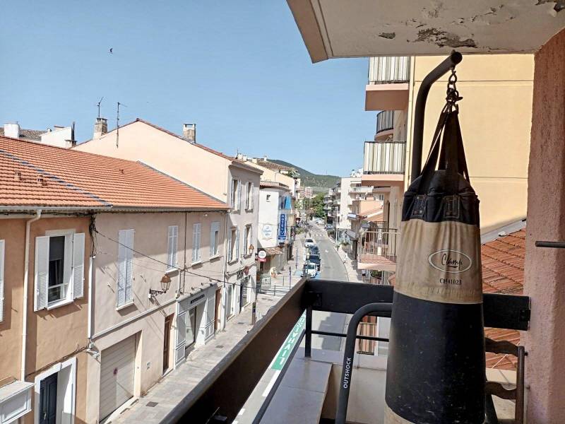 appartement 3 pièces à vendre en plein centre ville de Ste Maxime