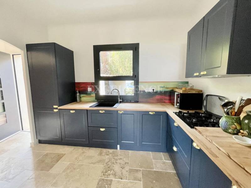 villa spacieuse avec vue sur la mer  à vendre aux Issambres