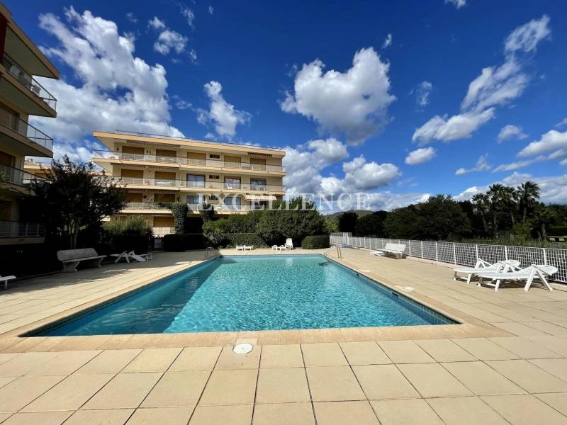 A vendre appartement 2 pièces avec terrasse à Sainte Maxime