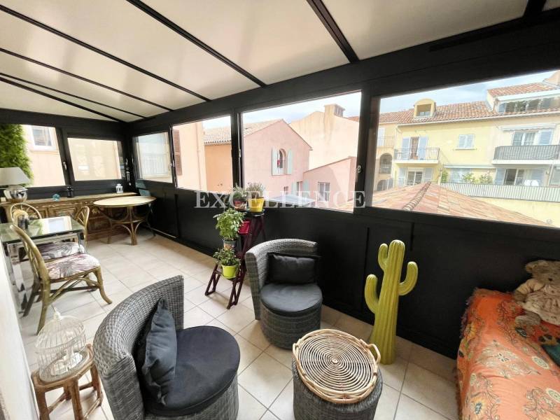 A vendre appartement 4 pièces avec véranda au cœur de Ste Maxime