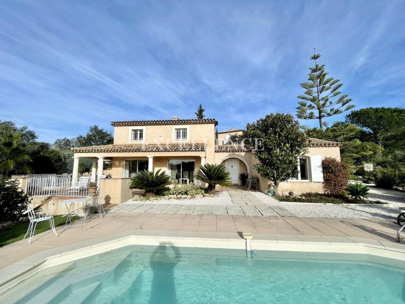 Charmante villa 6 pièces avec piscine à vendre à Ste Maxime