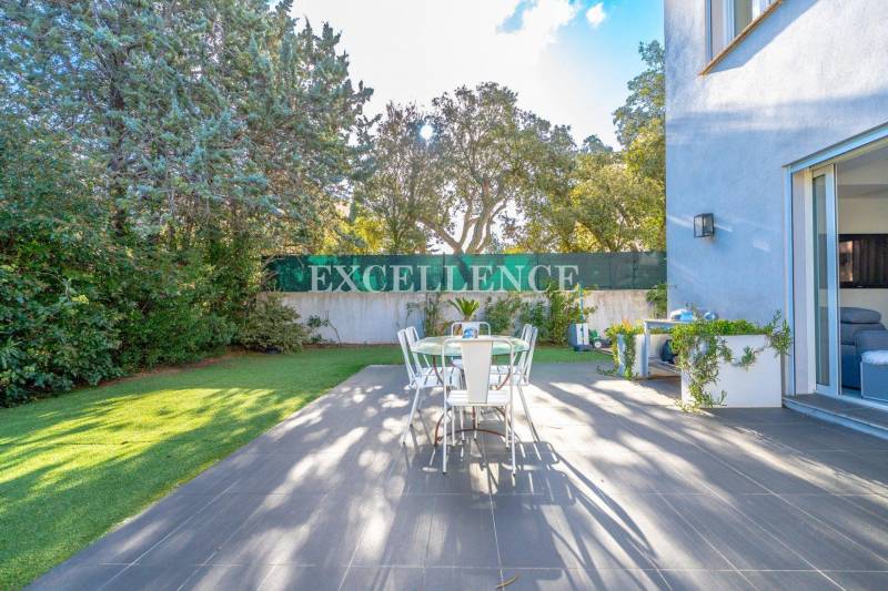 A vendre villa 4 chambres avec jardin à Sainte Maxime