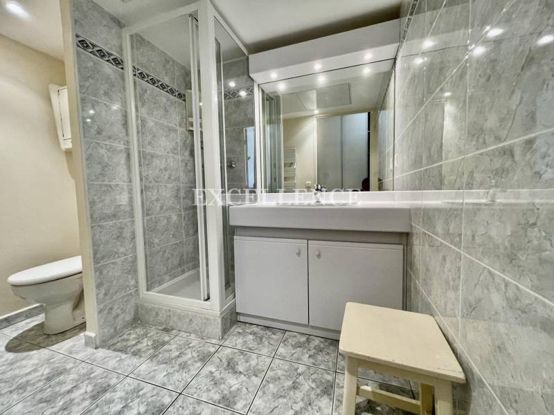 En vente sur Sainte Maxime appartement de type T4 avec terrasse