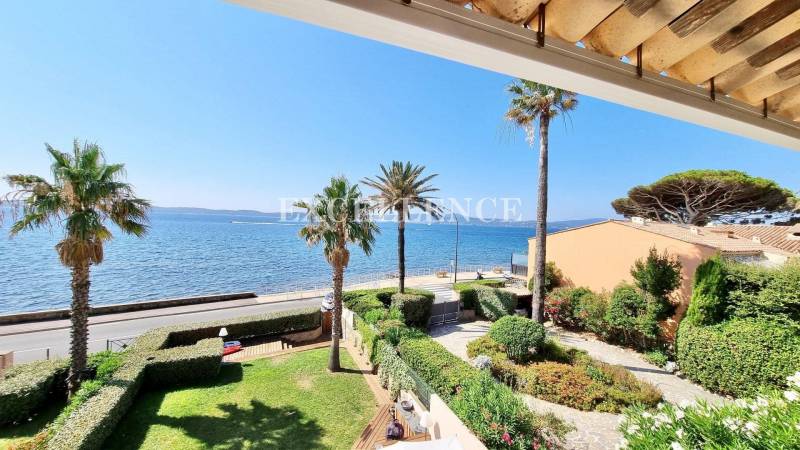 Duplex avec vue panoramique sur la mer à vendre à Ste Maxime
