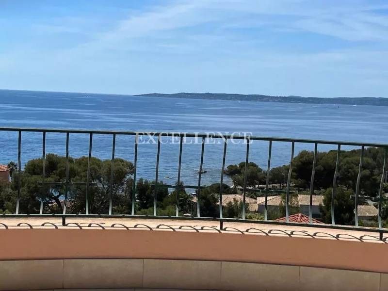 Villa avec du cachet à rénover sur les Issambres