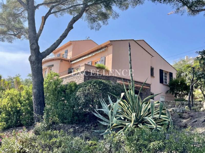 En vente proche des plages des Issambres, villa 6 pièces avec vue mer