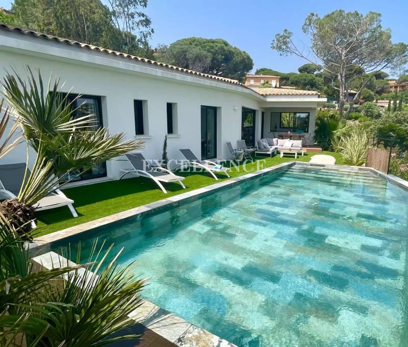 Villa contemporaine avec vue mer à louer à Ste Maxime