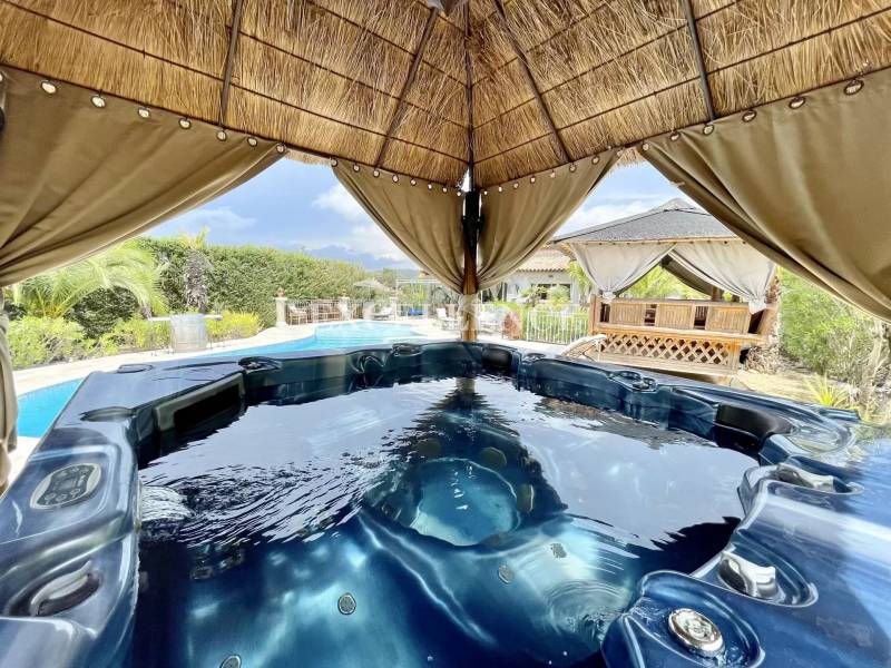 A vendre villa authentique avec 5 chambres au Plan de la Tour